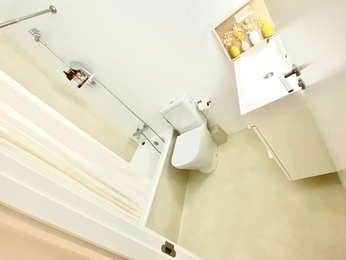 Barcelona Chic Apartments- Free Parking - 10 Min From Bcn City Centre By Metro エクステリア 写真