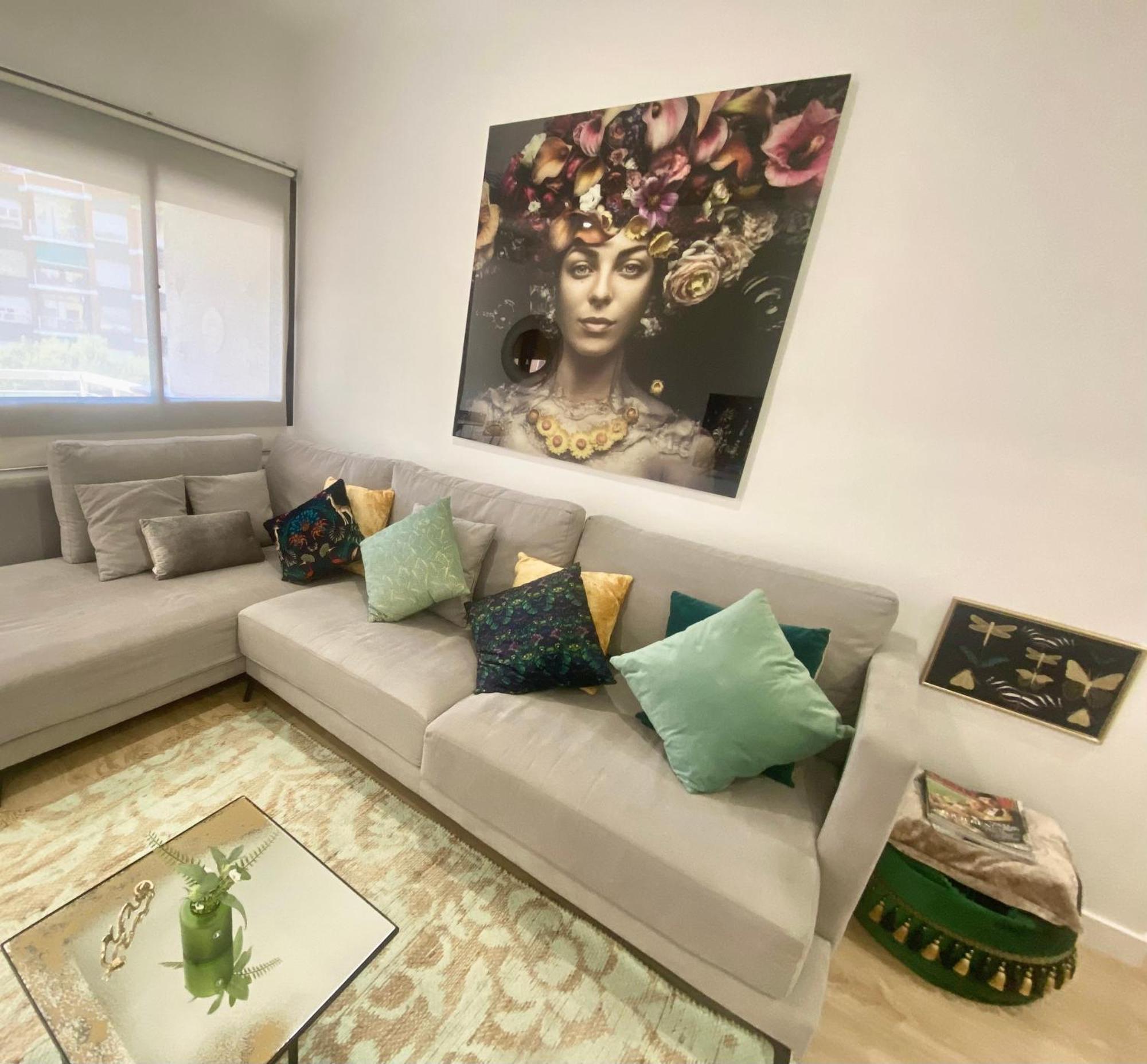 Barcelona Chic Apartments- Free Parking - 10 Min From Bcn City Centre By Metro エクステリア 写真
